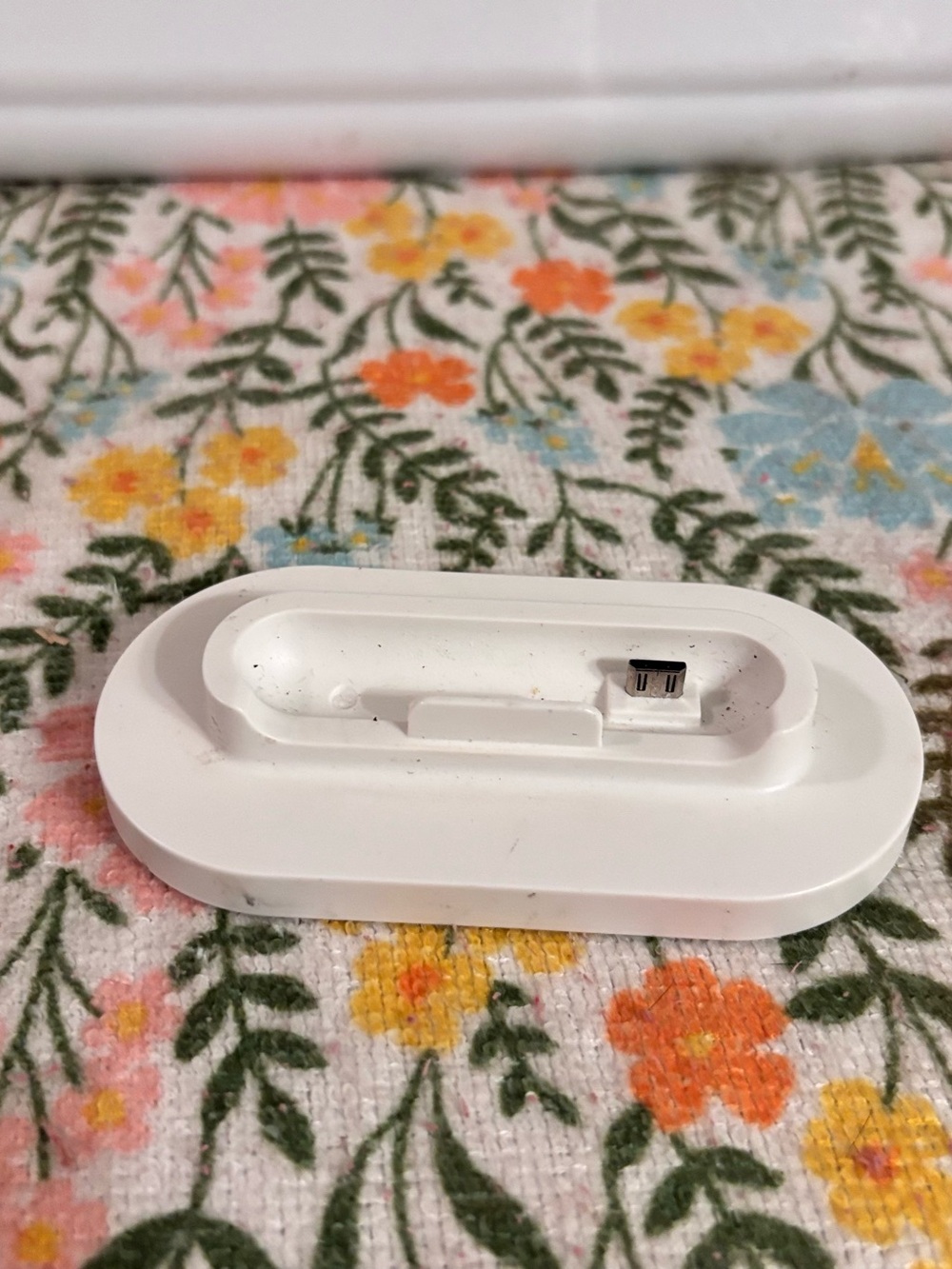 White Charging Dock for Cell Phones and Accessories